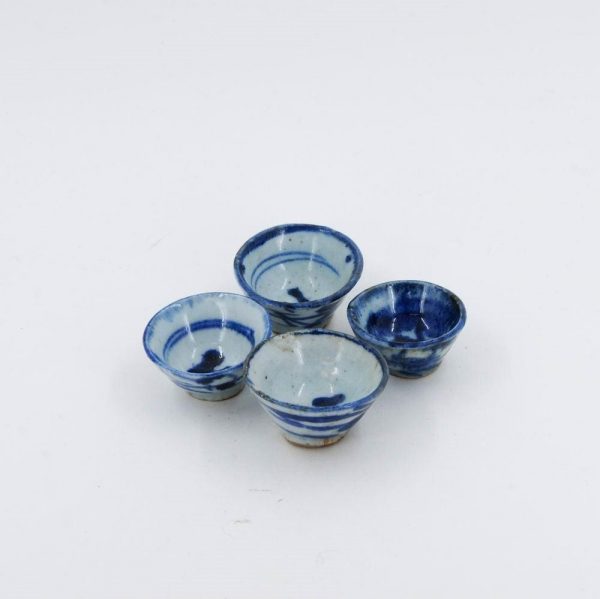 CUP-AT-005-7_1763992507679-1.jpg Miniature Tea Cup in Blue and White Porcelain from the Early 20th Century