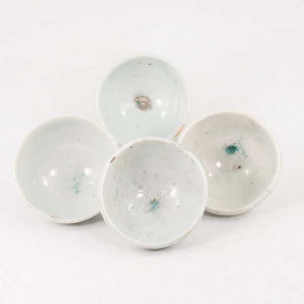 Antique Miniature Tea Cup in Porcelain Famille-Rose Flower Design