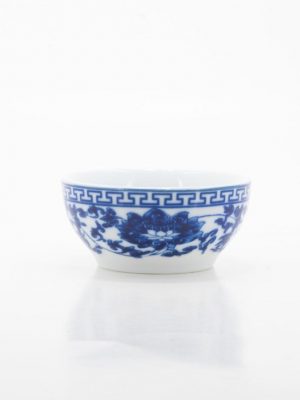 Blue and White Porcelain Tea Cup "Lotus"