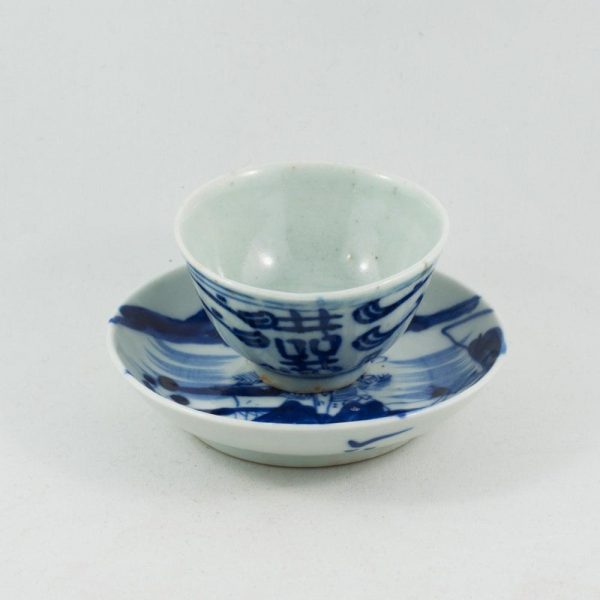 Antique Chinese Saucer in Blue and White Porcelain "Landscape"