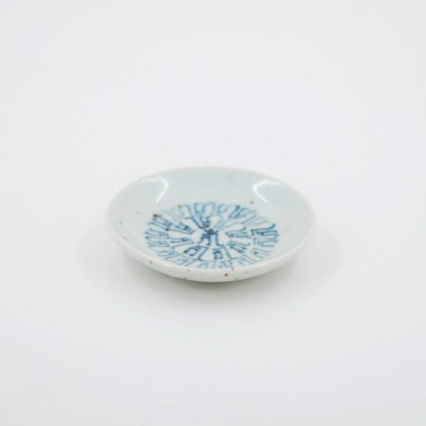 Handmade Wood Fired Chinese Antique Style Porcelain Blue And White Dao Symbol Saucer