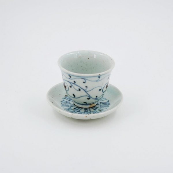 Handmade Wood Fired Chinese Antique Style Porcelain Blue And White Dao Symbol Saucer