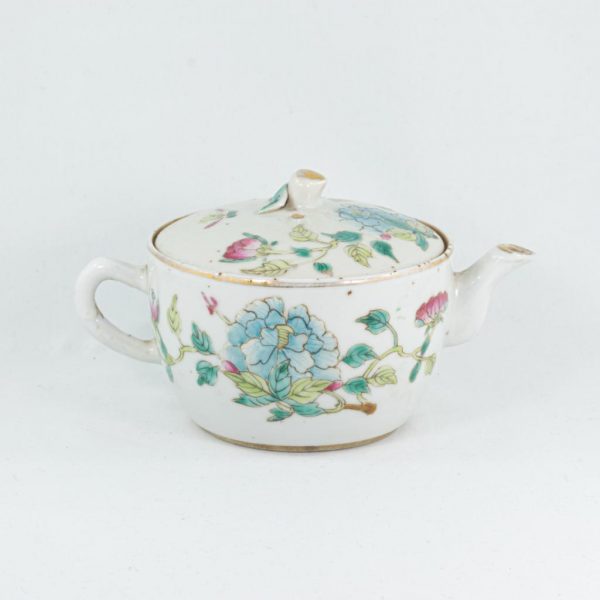 Chinese Antique Hand-Painted Famille-Rose Porcelain Teapot with Floral Design