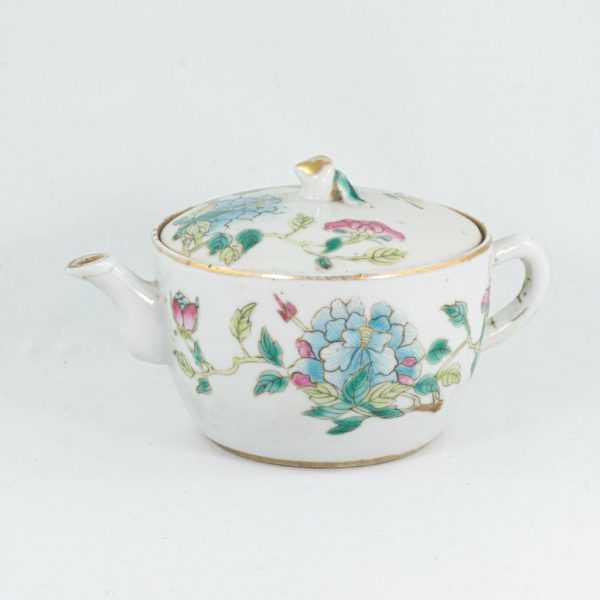Chinese Antique Hand-Painted Famille-Rose Porcelain Teapot with Floral Design