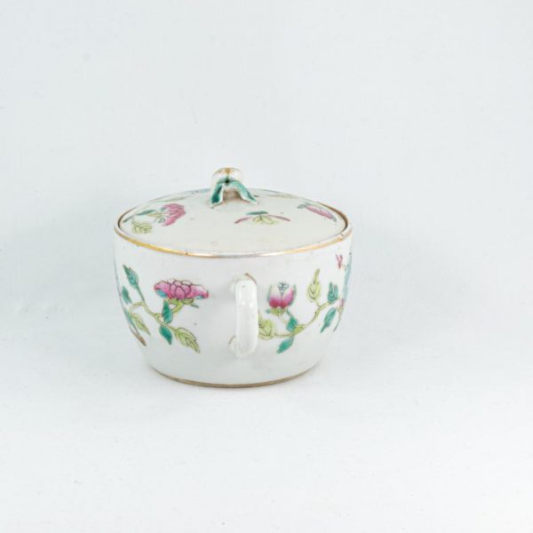 Chinese Antique Hand-Painted Famille-Rose Porcelain Teapot with Floral Design